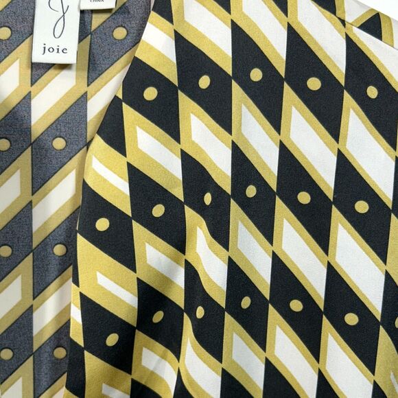 Joie Satin V Neck Top Blouse Pullover Popover Diamond Geometric Pattern L - Picture 3 of 8